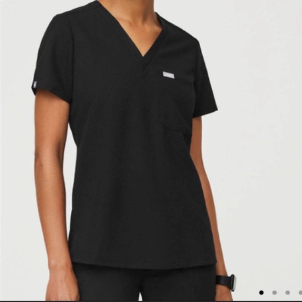 Women’s Figs scrub top. Catrina one pocket
